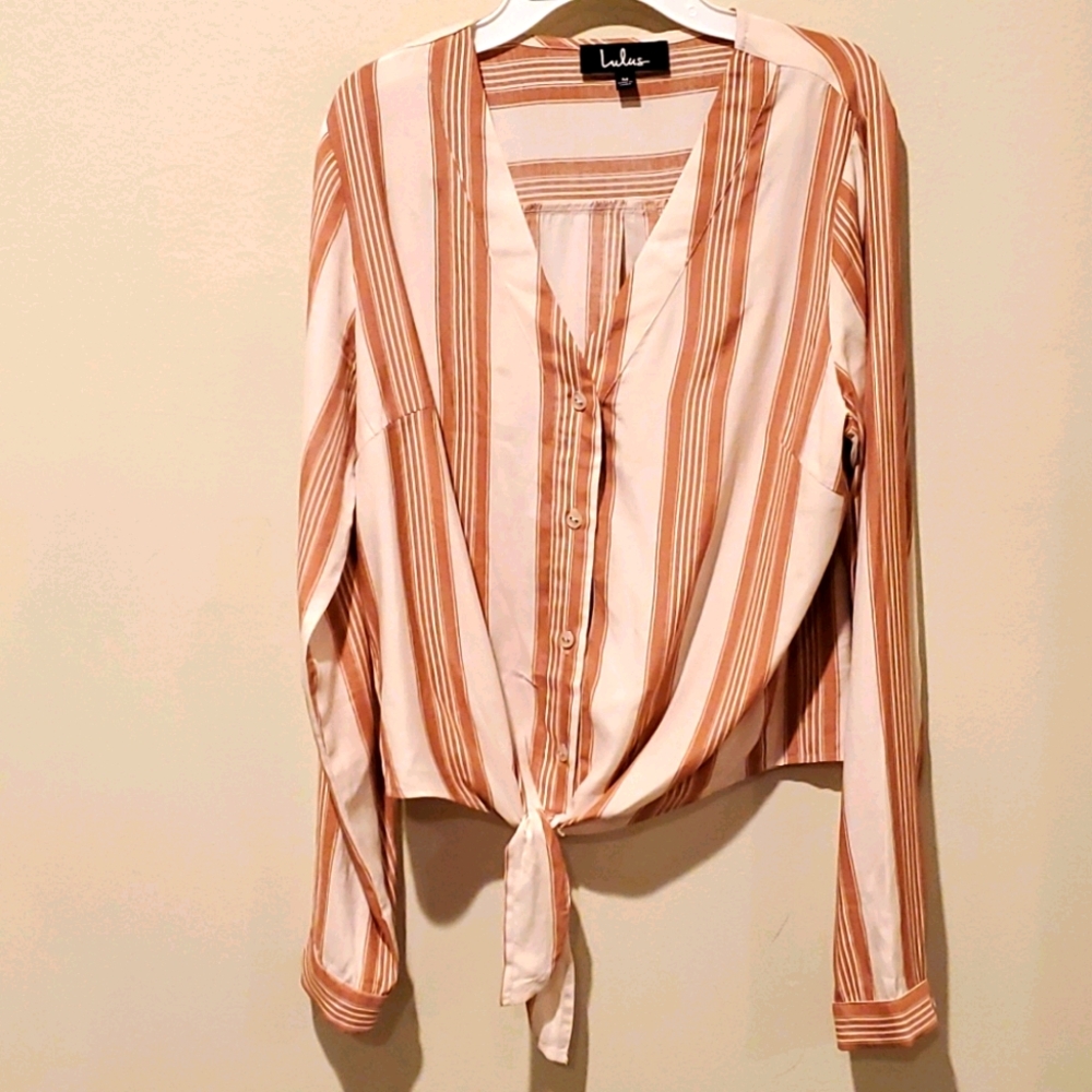 *❤LULU'S BUTTON DOWN TIE FRONT TOP, MEDIUM